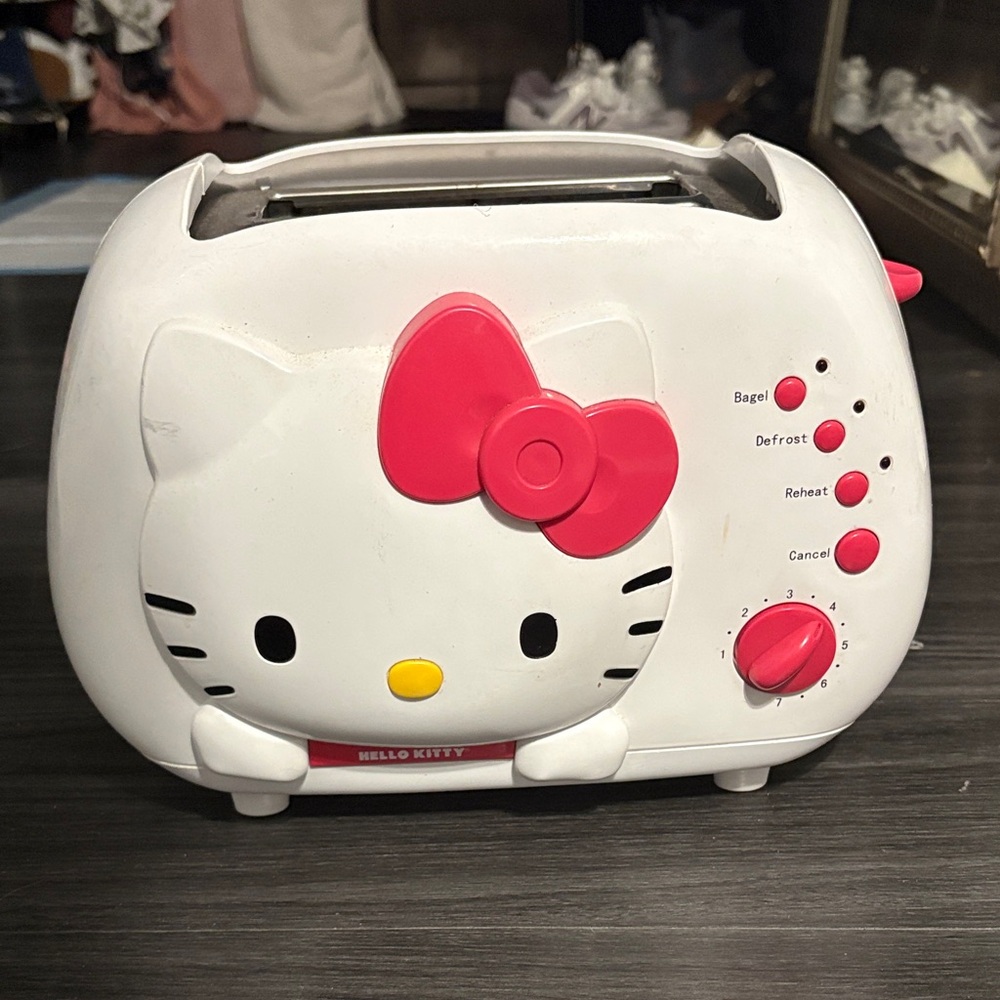 Hello Kitty Pink and White Toaster (read description)